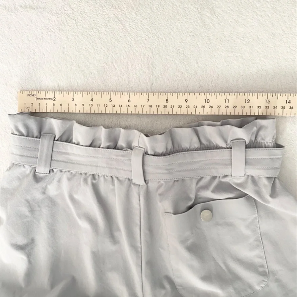 Athleta Skyline Paper Bag Belted Shorts Womens 6 Gray‎